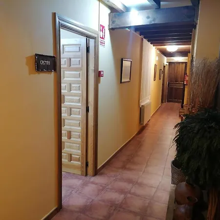 Y Corte - Castro Apartman Ampudia
